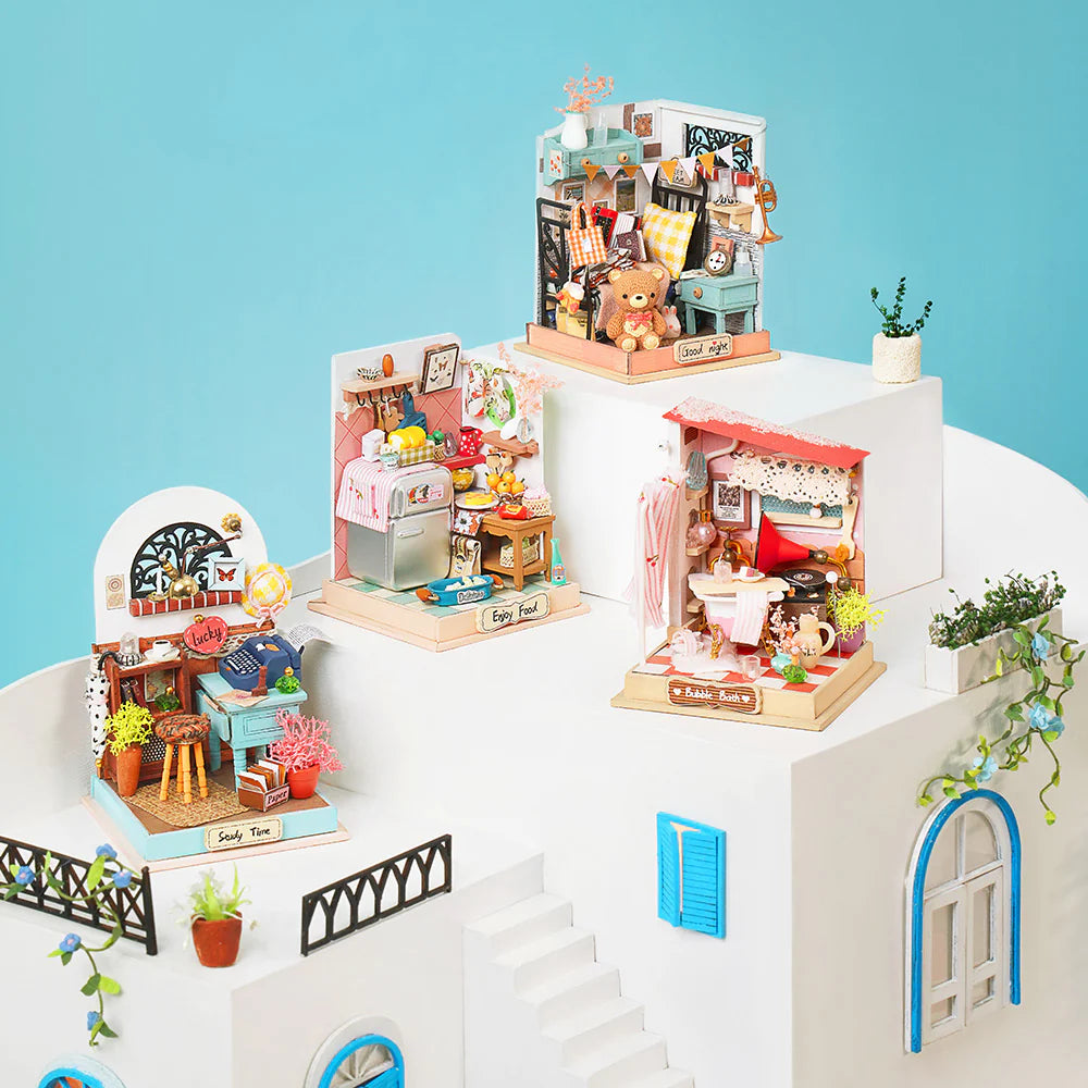 Miniatuurhuisje Leeshuis en Schrijfhoek-8