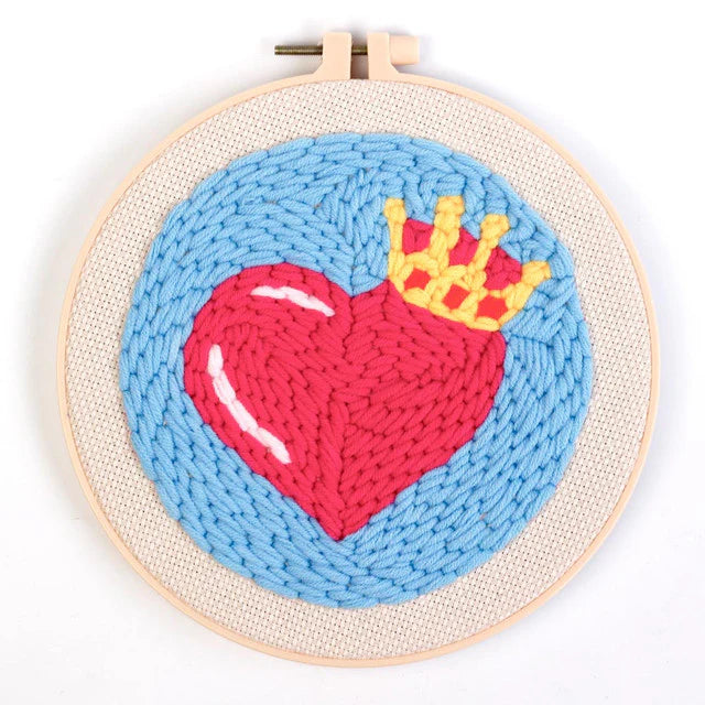 Punch Needle gekroond hart